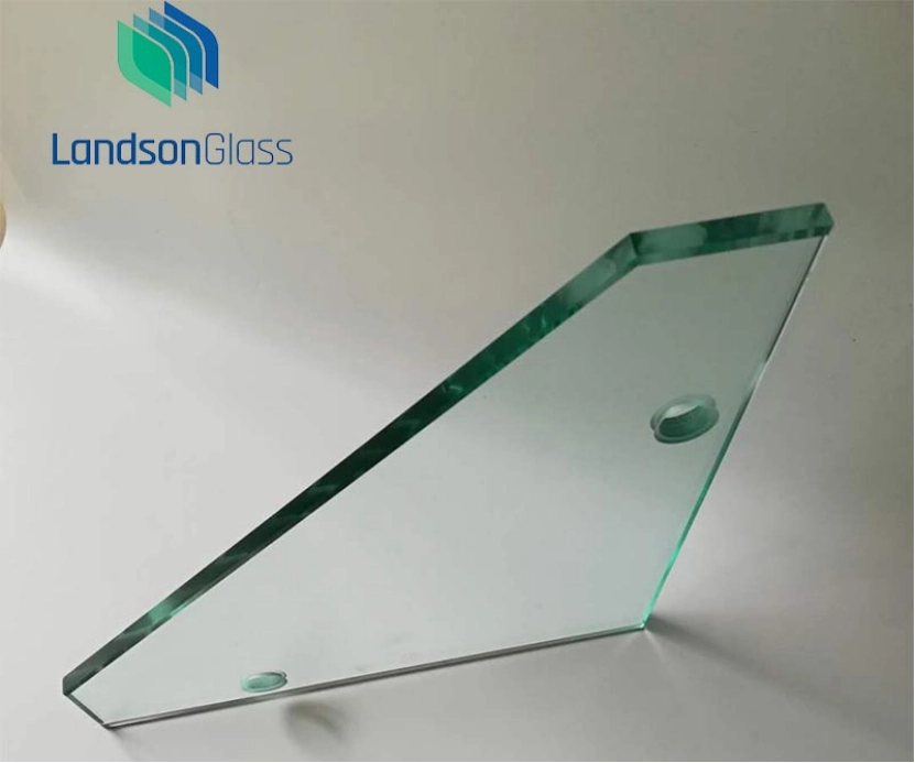 Frameless shower screen