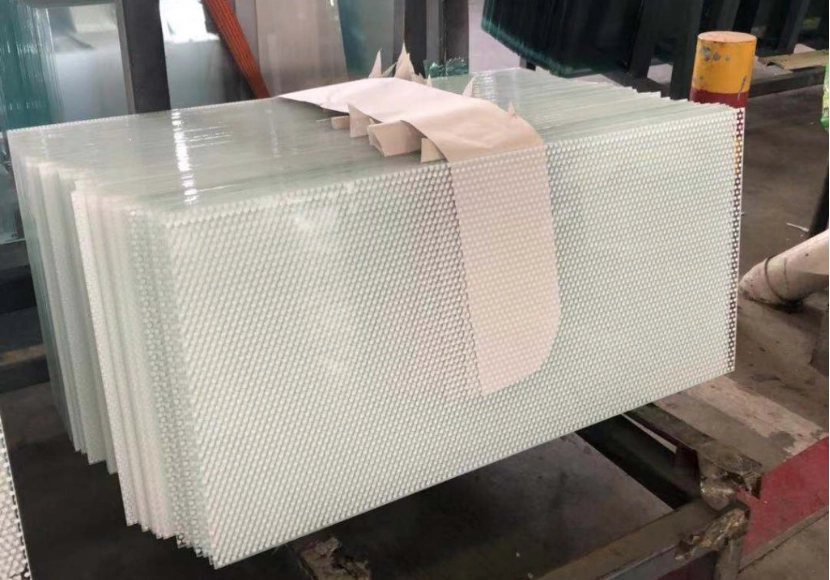Fritted Glass and Printed Patterns for Bird-Safe Building Facades
